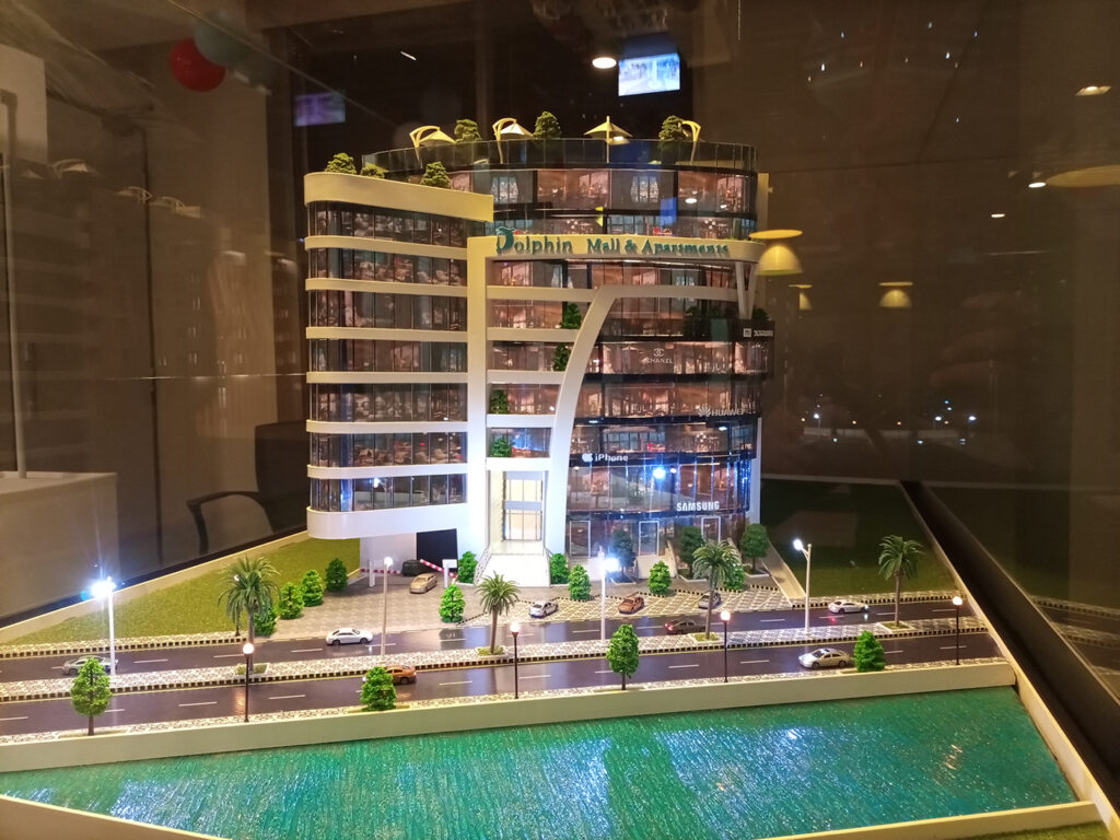 Dolphin Mall architectural scale model – detailed miniature design